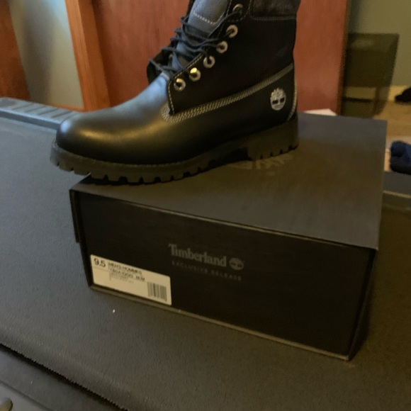 Shoes - Picture 3 of 4